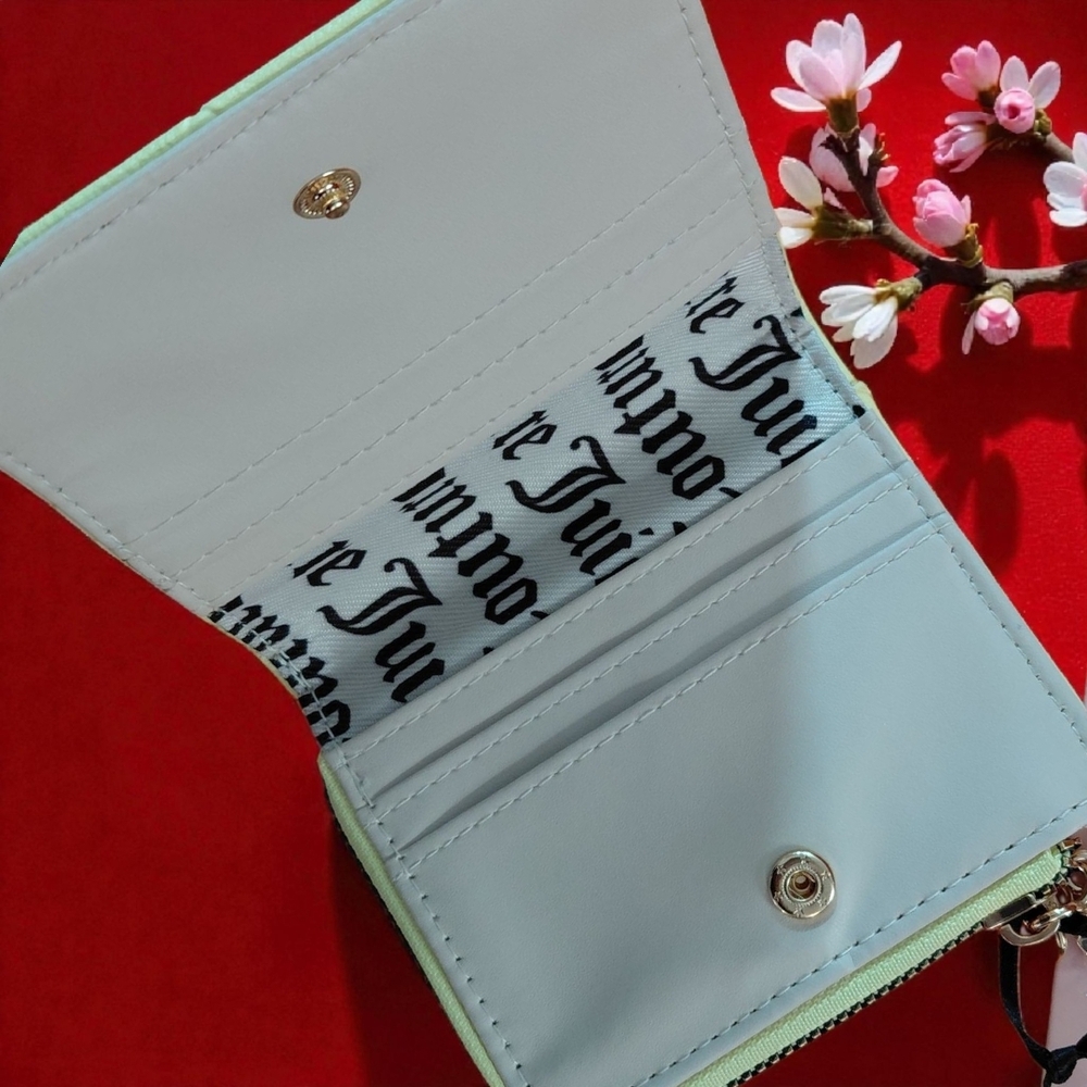 Juicy Couture Light Cream Card Holder - Picture 3 of 3
